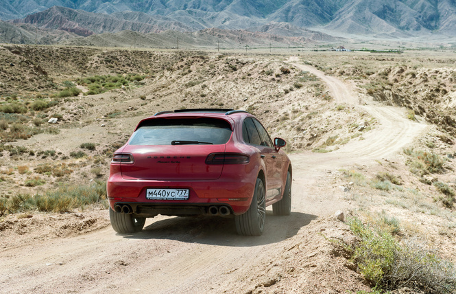 Однажды Porsche Macan пришел в мир, чтобы нас удивить. И до сих пор не может остановиться. Однажды Porsche Macan пришел в мир, чтобы нас удивить. И до сих пор не может остановиться.