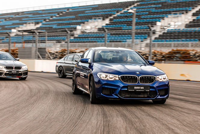Тест BMW M5, машины по превращению резины в дым Тест BMW M5, машины по превращению резины в дым