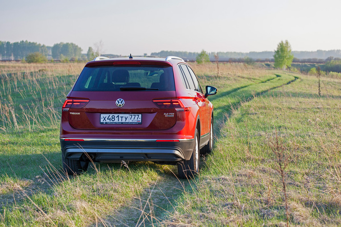 Съездить на дачу или установить мировой рекорд? Отвечает Volkswagen Tiguan Съездить на дачу или установить мировой рекорд? Отвечает Volkswagen Tiguan