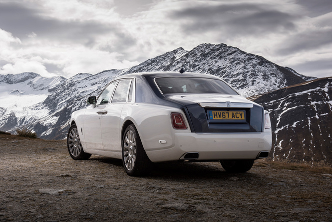Мы поездили на новом Rolls-Royce Phantom за тебя. То есть, конечно, для тебя! Мы поездили на новом Rolls-Royce Phantom за тебя. То есть, конечно, для тебя!