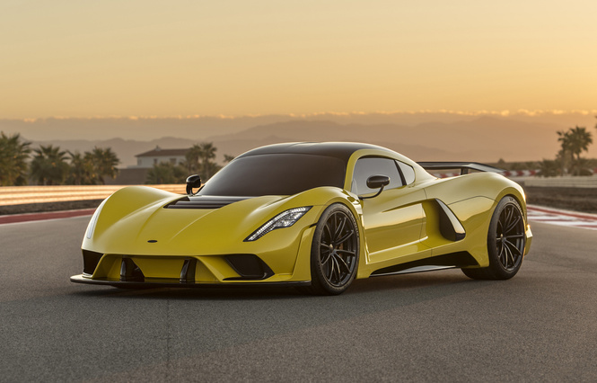 Гиперкар Koenigsegg Agera RS превысил 450 км/ч на обычной дороге. ВИДЕО! Гиперкар Koenigsegg Agera RS превысил 450 км/ч на обычной дороге. ВИДЕО!