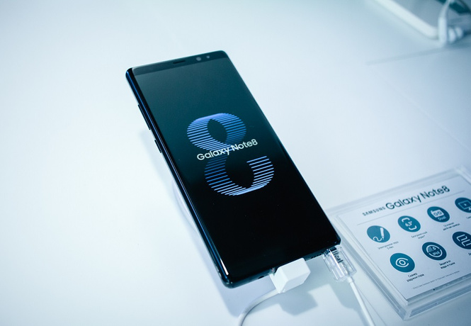 В Парке Горького Samsung Galaxy Note8 впервые встретился с россиянами В Парке Горького Samsung Galaxy Note8 впервые встретился с россиянами