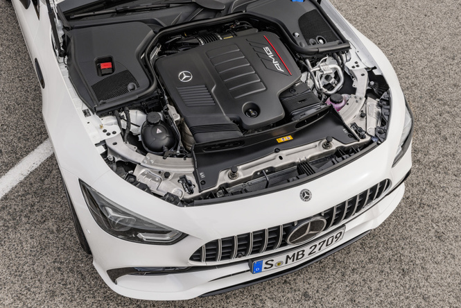 Mercedes-AMG представляет ошеломительно быстрый гран-туризмо GT 4‑Door Coupe Mercedes-AMG представляет ошеломительно быстрый гран-туризмо GT 4‑Door Coupe