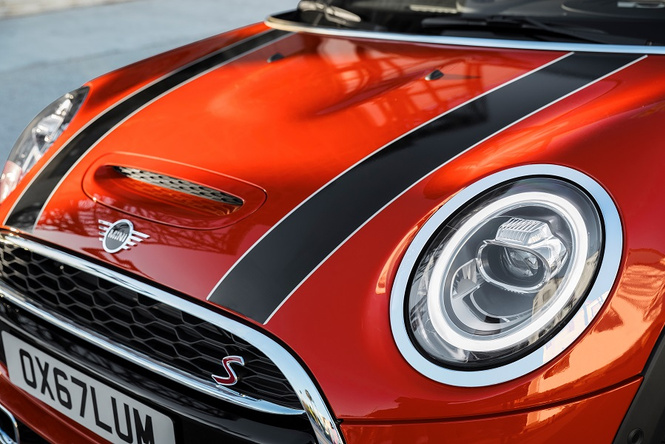 Новое поколение: MINI 3 двери, MINI 5 дверей и MINI Cabrio Новое поколение: MINI 3 двери, MINI 5 дверей и MINI Cabrio