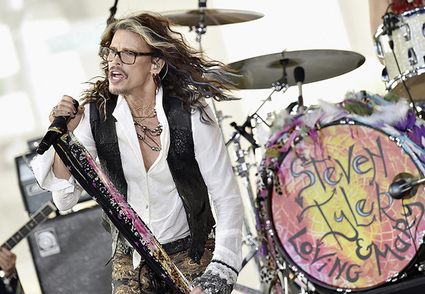 Фото №1 - Первый за 68 лет сольник мистера Aerosmith и другие главные диски месяца!