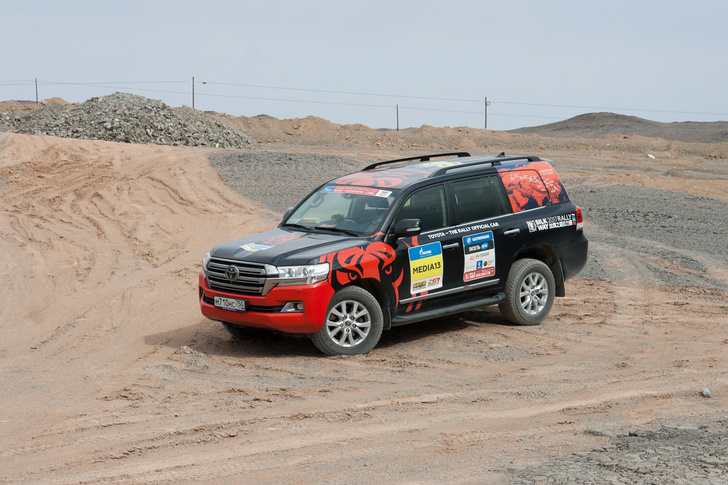 В пекло и обратно: пытаемся проверить, что умеет Toyota Land Cruiser