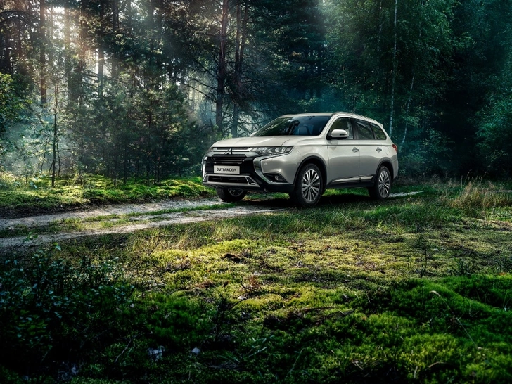 В России продано 250 000 автомобилей Mitsubishi Outlander!