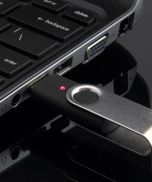 Флешки на компьютерах с Windows теперь можно вынимать сразу