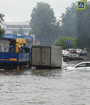 Самые впечатляющие фото потопа в Шереметьеве из соцсетей