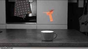 Как заставить бумажный пропеллер парить и вертеться над чашкой кофе (видео)