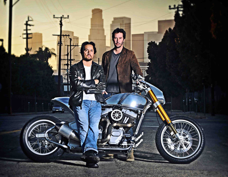 «Потому что мы все умрем»: микросага о любви Киану Ривза к мотоциклам
