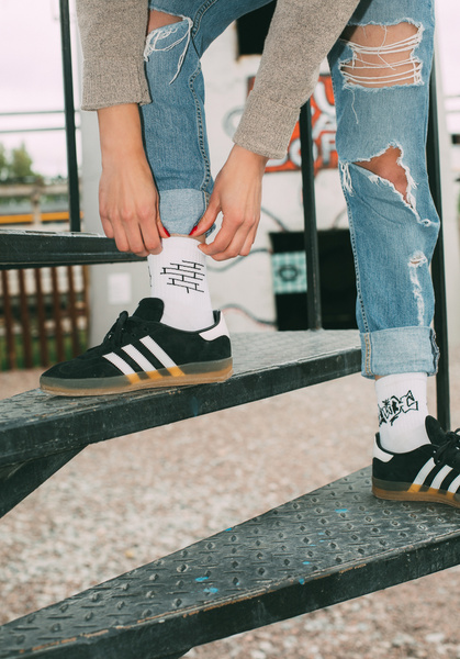 Питерский бренд St. Friday Socks выпустил «уличные» носки с граффити