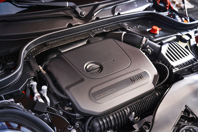 Новое поколение: MINI 3 двери, MINI 5 дверей и MINI Cabrio Новое поколение: MINI 3 двери, MINI 5 дверей и MINI Cabrio