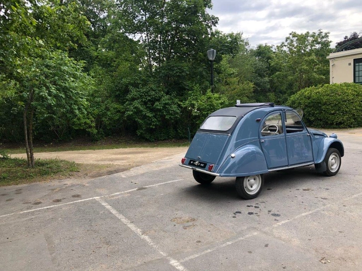 Citroen 2CV – «гадкий утенок», которого любили все