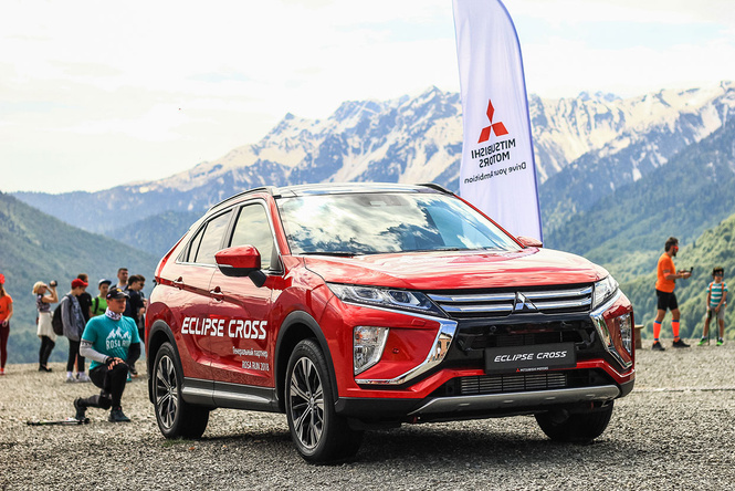 Что общего между новым кроссовером Mitsubishi Eclipse Cross и ежегодным фестивалем бега ROSARUN? Что общего между новым кроссовером Mitsubishi Eclipse Cross и ежегодным фестивалем бега ROSARUN?