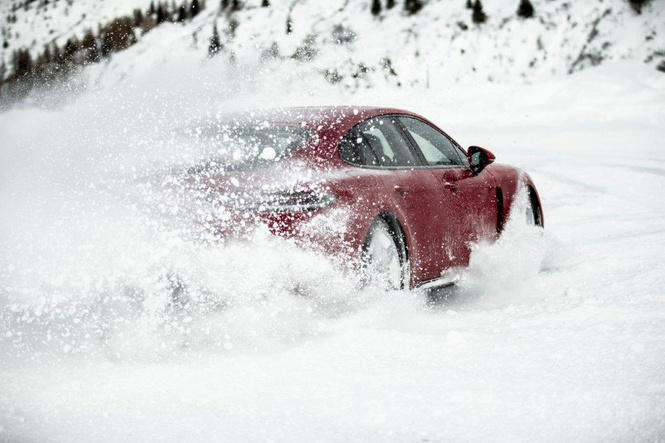 Porsche Panamera GTS: в спортивной форме Porsche Panamera GTS: в спортивной форме