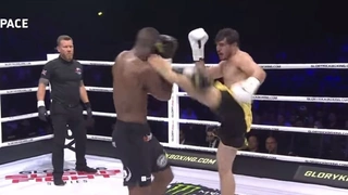 Сибиряк травмировал руку в бою, но все равно стал чемпионом мира (полное видео боя прилагаем)