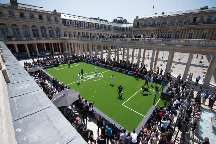 Матч легенд: Hublot собрал звёзд футбола под стенами Лувра