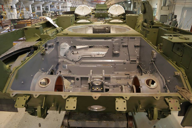 Вот как собирают российский «Терминатор»! ФОТО из глубин секретных цехов Уралвагонзавода Вот как собирают российский «Терминатор»! ФОТО из глубин секретных цехов Уралвагонзавода