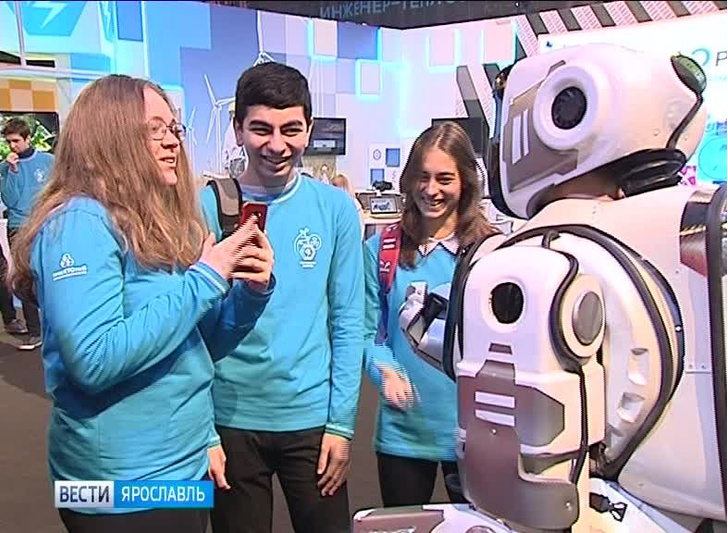 В Ярославле на выставке показали «самого современного» российского робота, очень похожего на человека в костюме робота