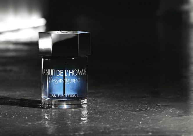 La Nuit De L’Homme eau Électrique: разряд электричества во флаконе La Nuit De L’Homme eau Électrique: разряд электричества во флаконе