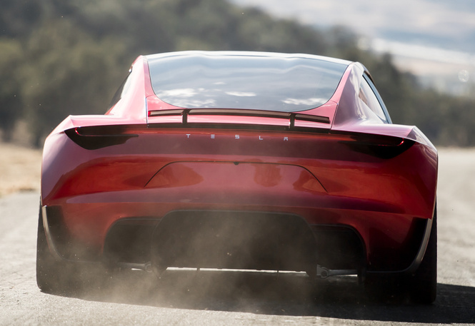 Tesla представила новый спорткар, и он слишком быстр для этой планеты Tesla представила новый спорткар, и он слишком быстр для этой планеты
