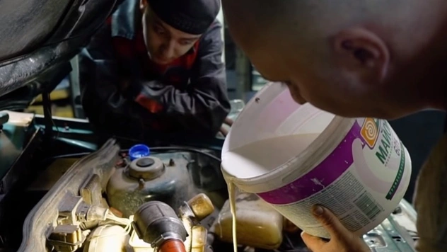 Что будет, если залить в коробку передач неньютоновскую жидкость (видео)