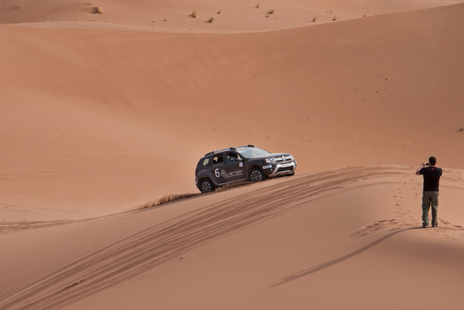 Renault Duster: до Сахары подбросишь? Renault Duster: до Сахары подбросишь?