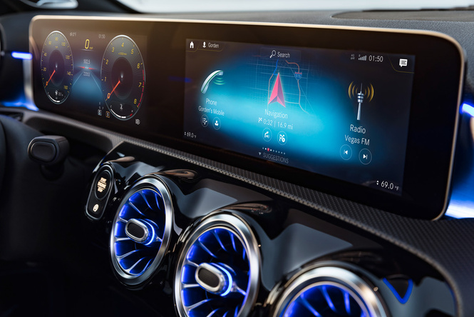 Это не фантастический фильм, а новый Mercedes A-Class Это не фантастический фильм, а новый Mercedes A-Class