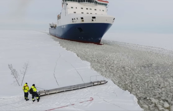 Как на ходу забраться в уходящий корабль (моряцкая ВИДЕОинструкция) Как на ходу забраться в уходящий корабль (моряцкая ВИДЕОинструкция)