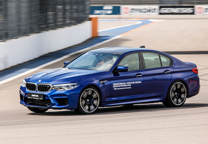 Тест BMW M5, машины по превращению резины в дым Тест BMW M5, машины по превращению резины в дым