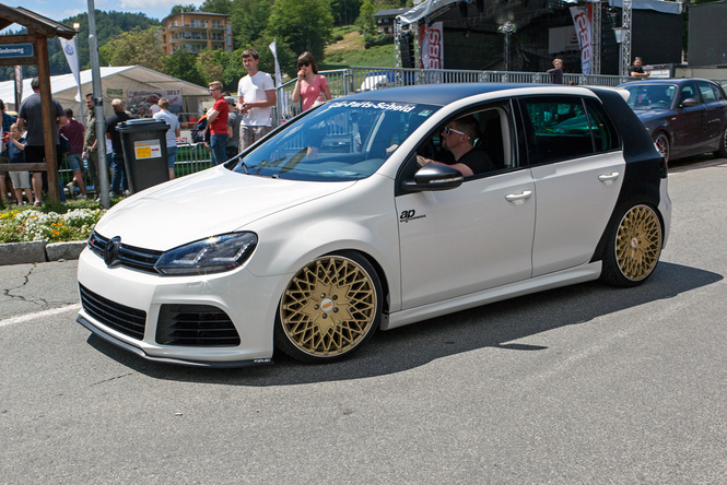 Самые безумные машины фестиваля GTI Treffen Самые безумные машины фестиваля GTI Treffen