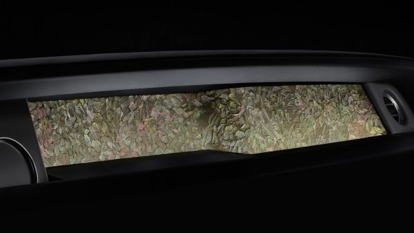 Rolls-Royce Phantom VIII: представлен самый роскошный автомобиль от начала времен Rolls-Royce Phantom VIII: представлен самый роскошный автомобиль от начала времен