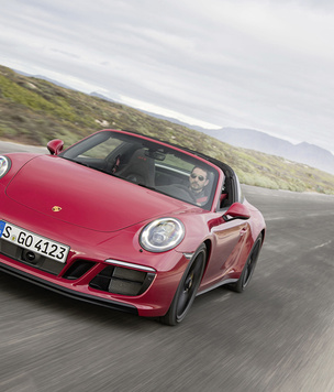 Что значит надпись GTS на Porsche 911?