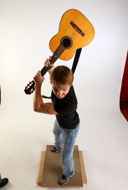 SmashingGuitars04 SmashingGuitars04