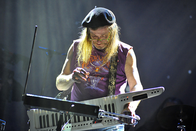 Тим Блейк из группы Hawkwind Тим Блейк из группы Hawkwind
