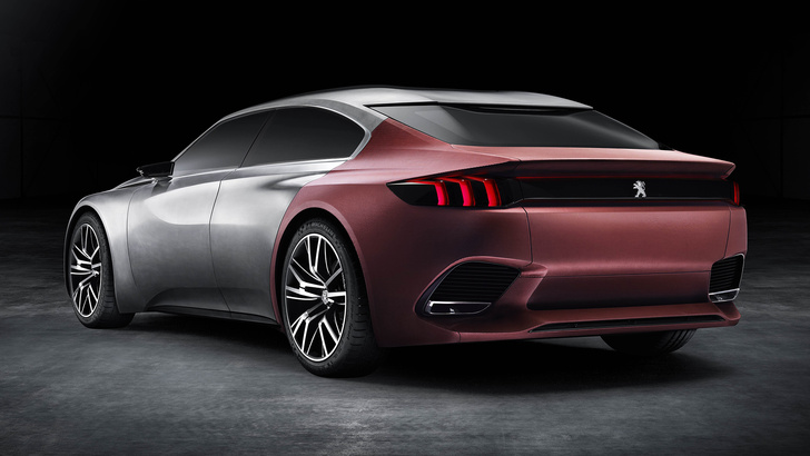 Концепт-кар Peugeot Exalt — строгое авто для совершеннолетних