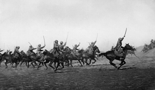 «Ура!», «Банзай!» и другие воинственные кличи: краткая история происхождения «Ура!», «Банзай!» и другие воинственные кличи: краткая история происхождения