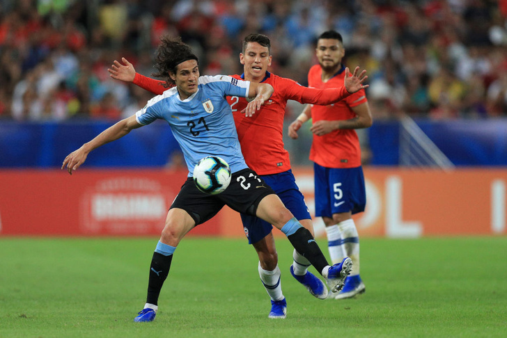 Фееричный гол Кавани принес победу сборной Уругвая (видео)