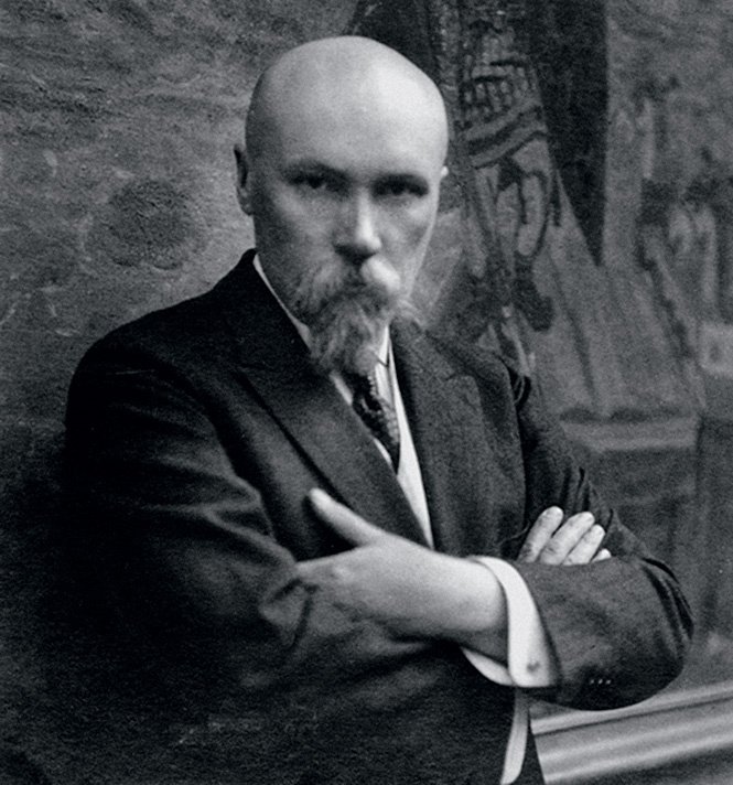 Николай Рерих у картины «Варяжское море». 1921 год Николай Рерих у картины «Варяжское море». 1921 год