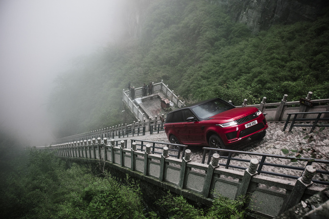Range Rover Sport покоряет Дорогу Дракона. Опасное, героическое видео! Range Rover Sport покоряет Дорогу Дракона. Опасное, героическое видео!