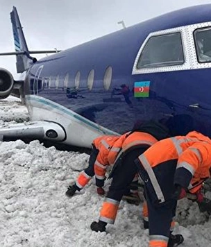 Самолет выкатился за пределы полосы при посадке в Шереметьеве (видео не для аэрофобов)