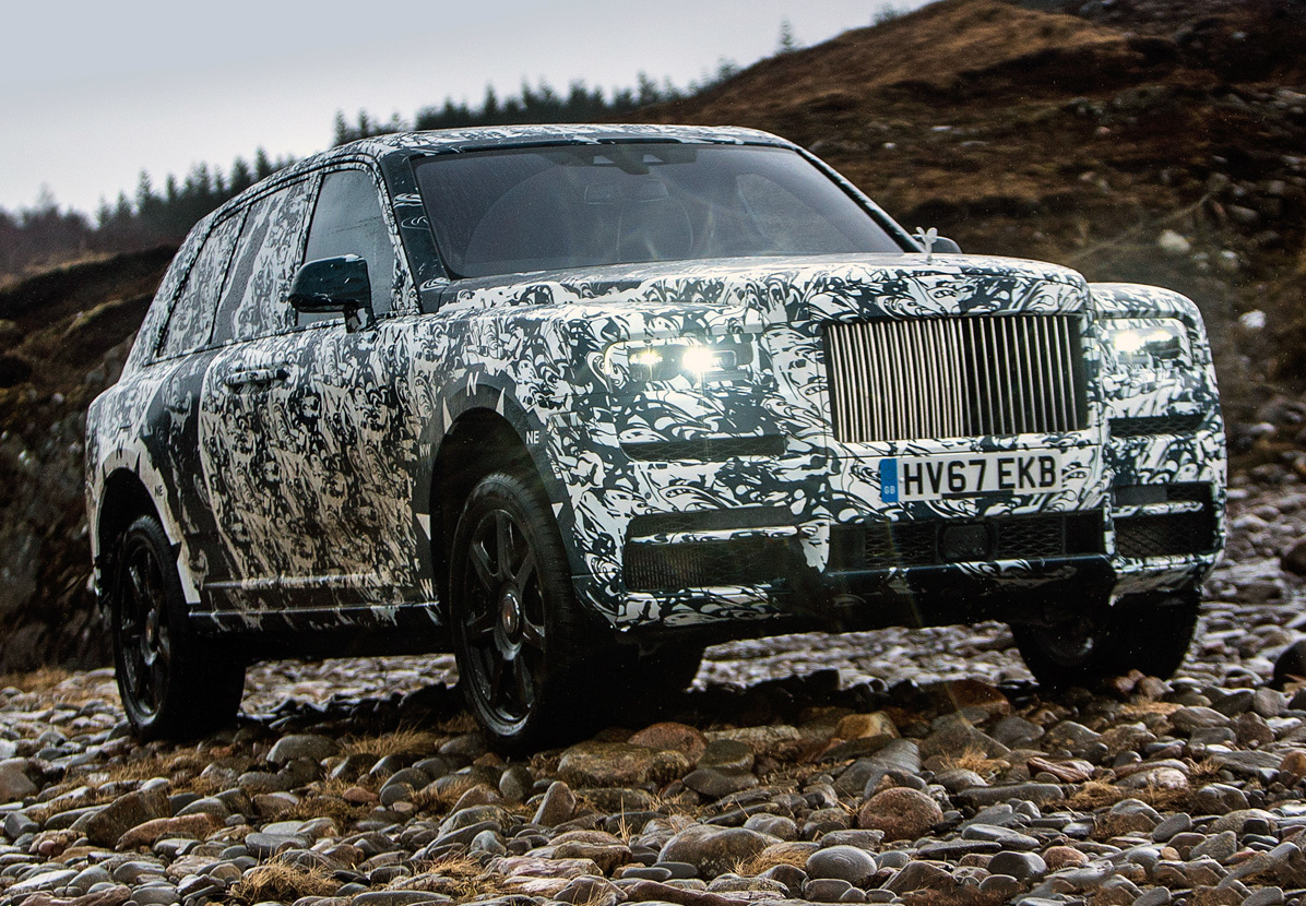 Смотри, как первый внедорожник Rolls-Royce проходит испытания. Видео ...