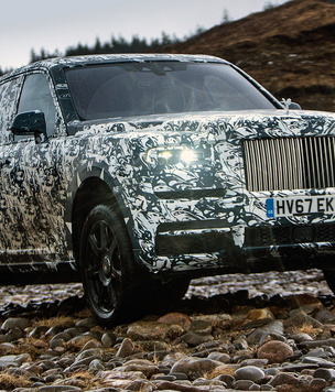 Смотри, как первый внедорожник Rolls-Royce проходит испытания. Видео!