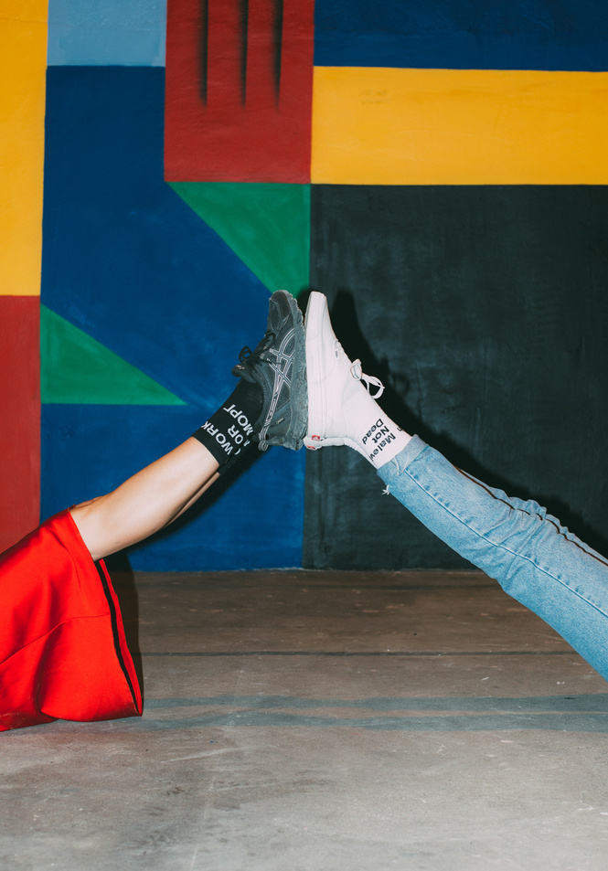 Питерский бренд St. Friday Socks выпустил «уличные» носки с граффити Питерский бренд St. Friday Socks выпустил «уличные» носки с граффити