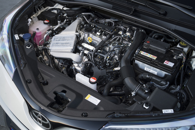 Toyota C-HR: дизайн рулит Toyota C-HR: дизайн рулит
