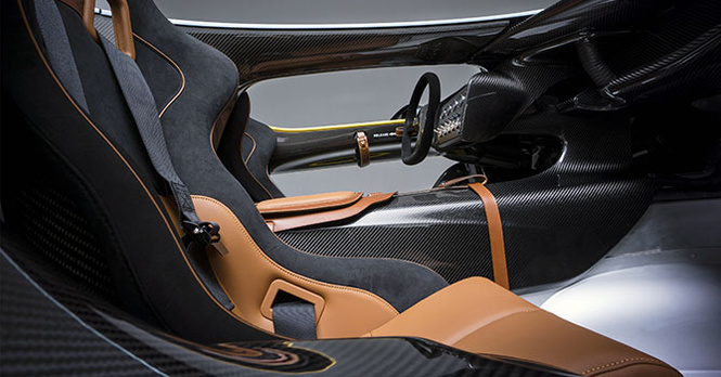 Aston Martin CC100 Speedster: перфекционистский автомобиль без крыши, стекол и дворников Aston Martin CC100 Speedster: перфекционистский автомобиль без крыши, стекол и дворников