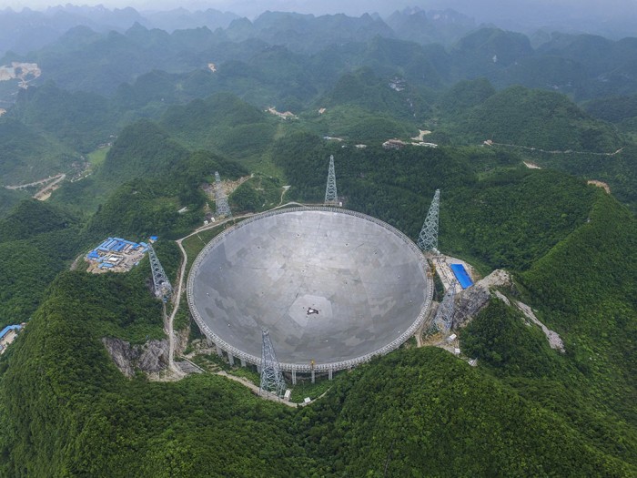 В Китае могут оштрафовать на 30 тысяч долларов за смартфон в пределах 5 км от радиотелескопа