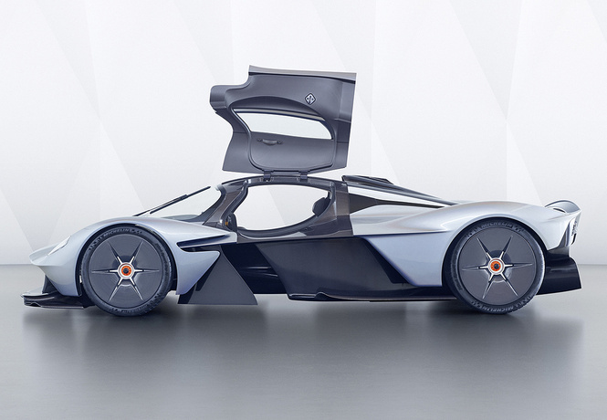 В клубе тысячесильных пополнение: Aston Martin Valkyrie В клубе тысячесильных пополнение: Aston Martin Valkyrie