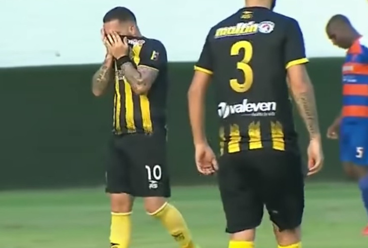 Бразильский сериал в венесуэльском футболе: душераздирающий случай с голом (видео)